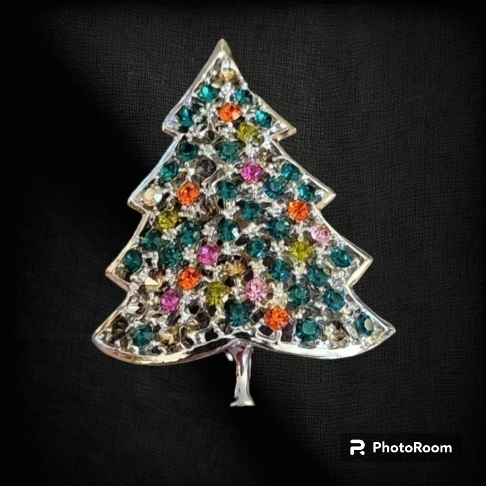VTG KRAMER Sparkly Christmas Tree Crystal Rhinestone Brooch
